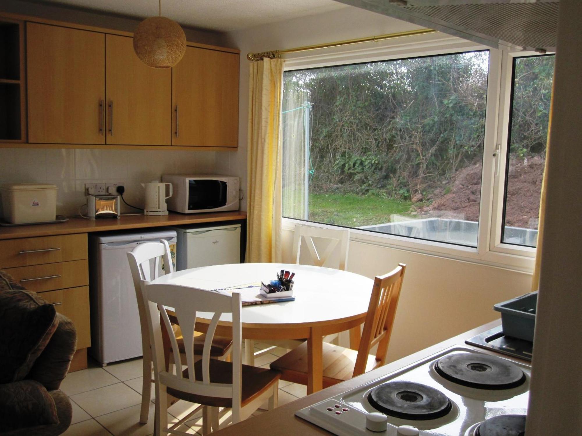 Freshwater Bay Holiday Cottages Pembroke Room photo
